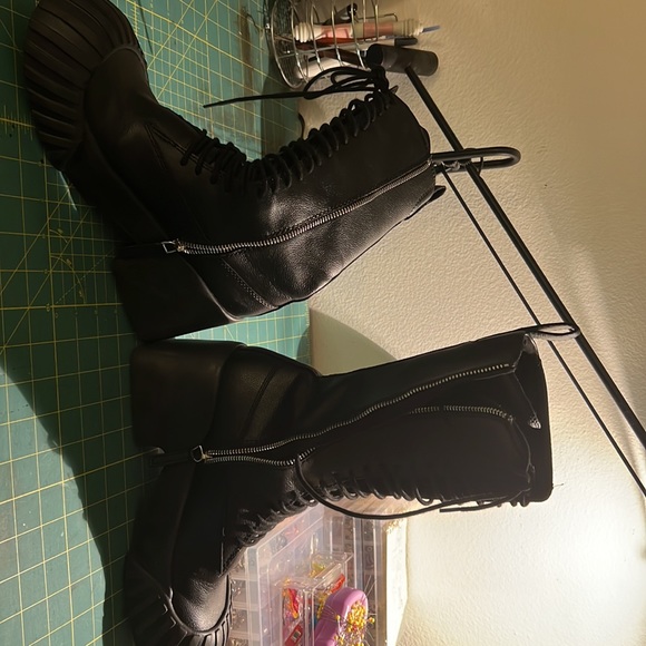 CHARLES AND KEITH MIDI LACE-UP BOOTS - Picture 3 of 6